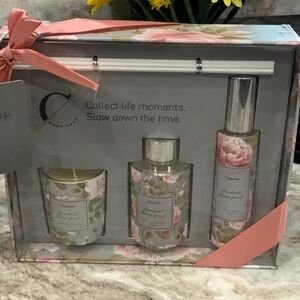 Floral Scented Candle and Diffuser Set